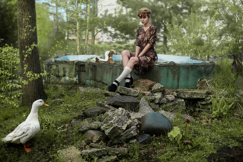 young women, bird, floral, outdoors, 1080P, plant, Nastya, Tatiana Mercalova, real people, sleeved, leisure activity, gardening, dress, full length, sitting