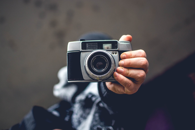 zoom, paparazzi, one person, camera operator, light, blur, camera - photographic equipment, capture, men, action, black, man, home video camera, lens, outdoors