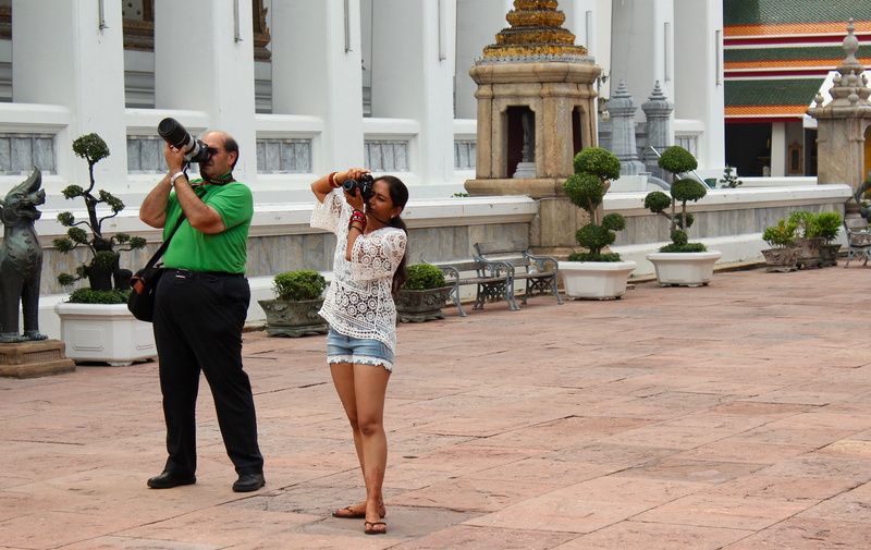 man, real people, people, take a snapshot, personal, leisure activity, tourists, young women, tourist, temple, Photographer, travel, outdoors, lifestyles