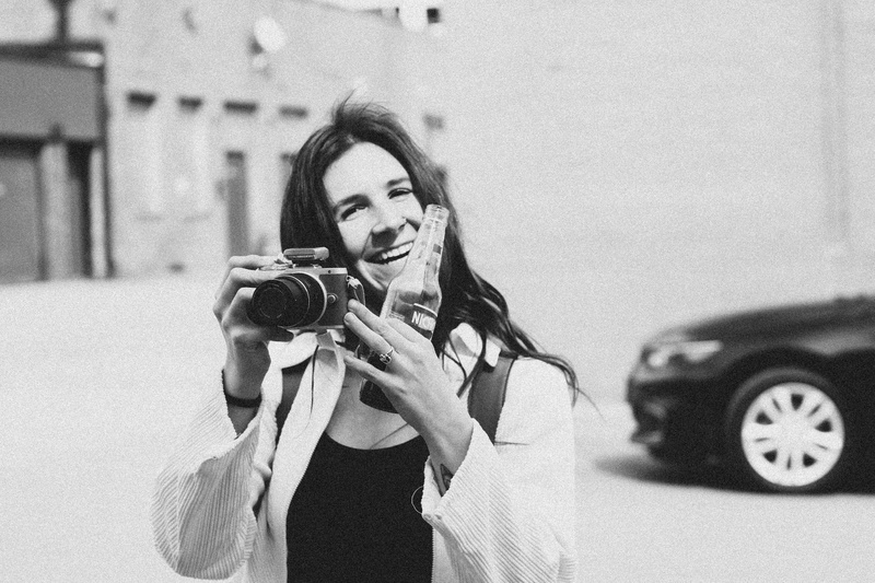 portrait, photography, beautiful woman, wiring, vehicle, photo, grayscale, human, automobile, technology, women, electronics, lifestyles, car, photographer