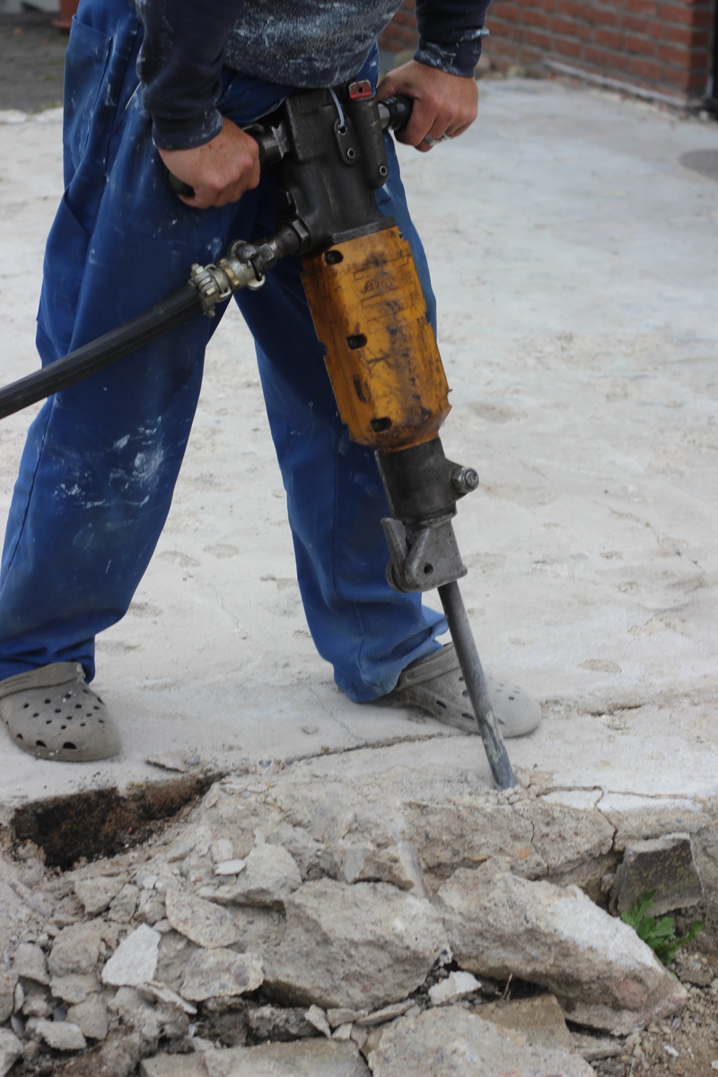 electric tools, demolishing, site, work tool, equipment, tear off, debris, chisel, yellow, real people, 5K, tools, construction workers, road construction