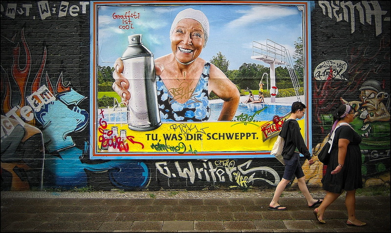 men, entrepreneur, portrait, business person, people, schweppes, smiling, building exterior, graffity, mature adult, store, text, graffiti, women, boy