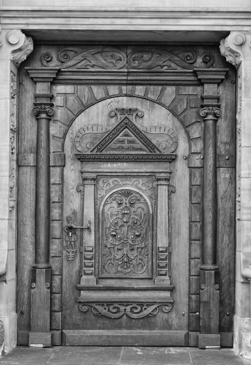 door, outdoors, town hall, sw, the past, entrance door, carving - craft product, craft, closed, old, bas relief, no people, human representation, history