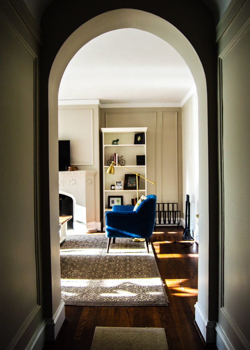 area, inside, built structure, door, design, seat, livingroom, home interior, no people, arch, decoration, day, flooring, absence, window, home, tiled floor