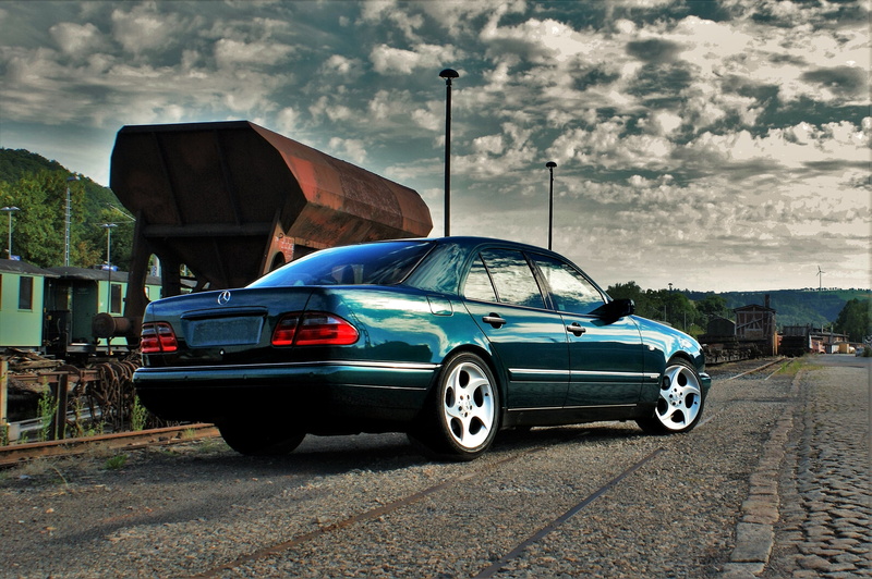 day, stationary, Auto, park, star, cloud - sky, green, motor vehicle, outdoors, nostalgia, old, mercedes, oldtimer, destruction, Mercedes Benz, city, ruined