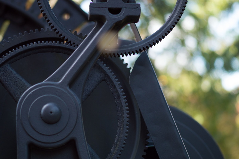 industrial equipment, spoke, shade, tool, 5K, wheel, photo, control, outdoor, iron, bicycle, single object, industry, focus on foreground, black, metallic