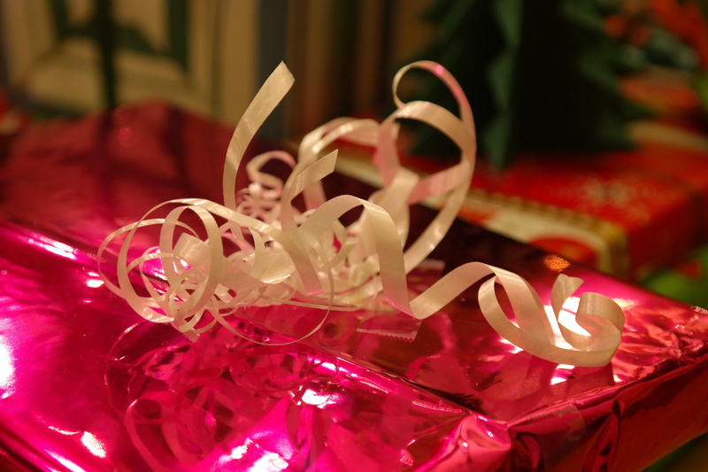 white, packed, pink, petal, christmas, indoors, packaging, sparkle, plant, luxury, nature, pink color, wrapping paper, strip, loop, jewelry, made, beauty in nature