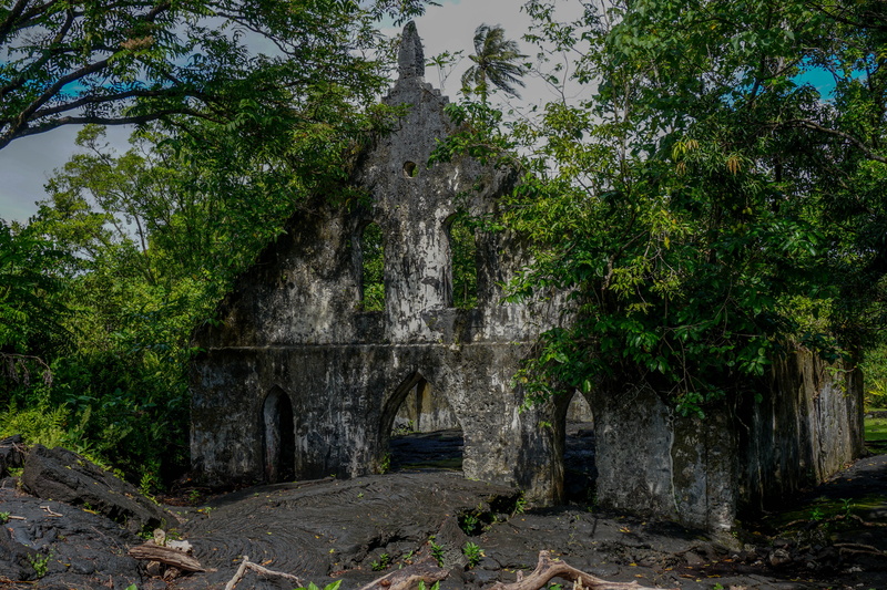abandoned, land, old, architecture, couch, no people, fort, 5K, built structure, nature, plant, green color, history, dome, slate, wall, obsolete, tree
