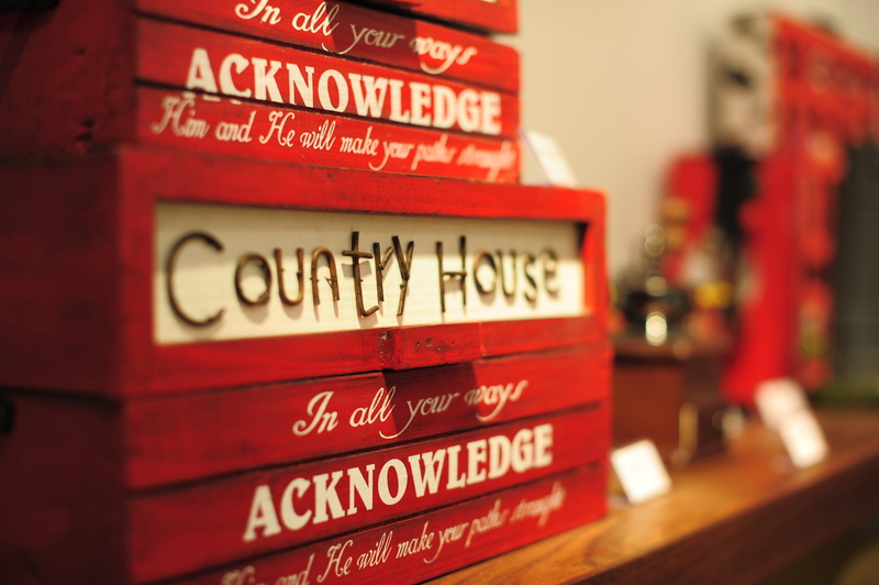 architecture, focus on foreground, letters, selective focus, cafe, sign, built structure, western script, close-up, business, indoors, city, information