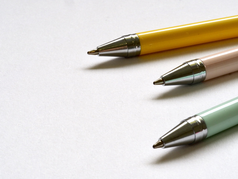 macro, studio shot, paper, pens, point, office, ball, ballpoint pen, ball point pen, writing instrument, three, luxury, 4K, close -up, cut out, silver colored