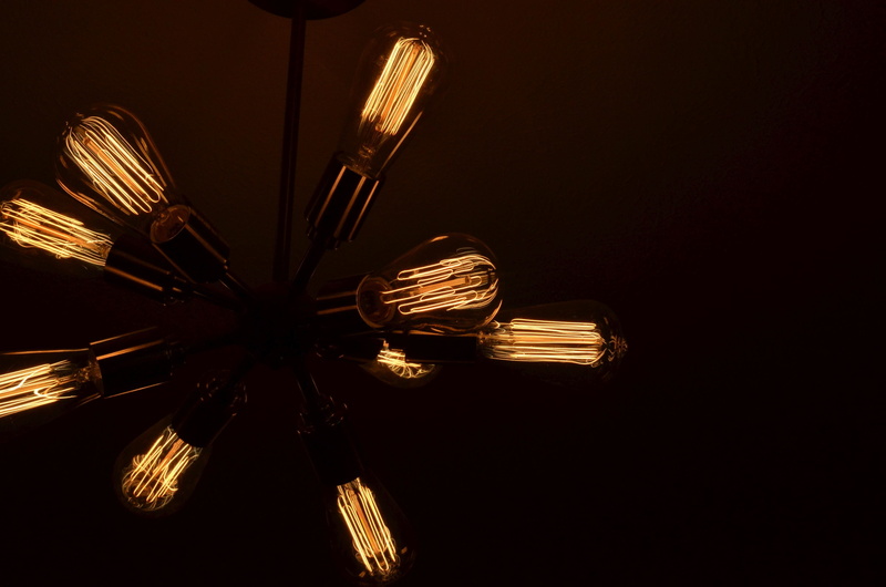 low angle view, luxury, hanging, still life, shiny, no people, close-up, design, lightbulb, illumination, directly below, light bulb, light, interior, lantern