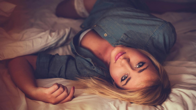 women, young adult, relaxation, home interior, casual clothing, brown, woman, bedroom, adult, wearing, cozy, hair, furniture, bedspread, bed, young women