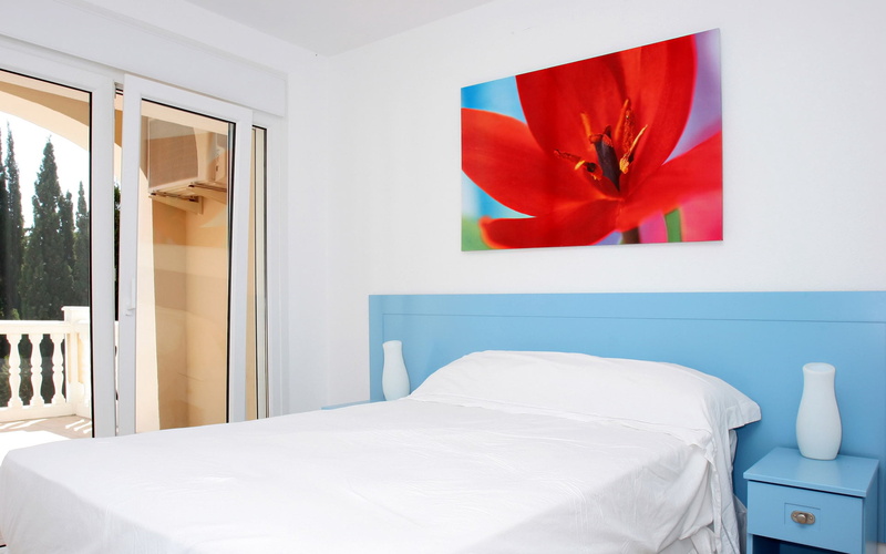 day, pillow, no people, white color, bedroom, bedspread, red, absence, wall - building feature, home interior, home, set, window, modern, picture, domestic room