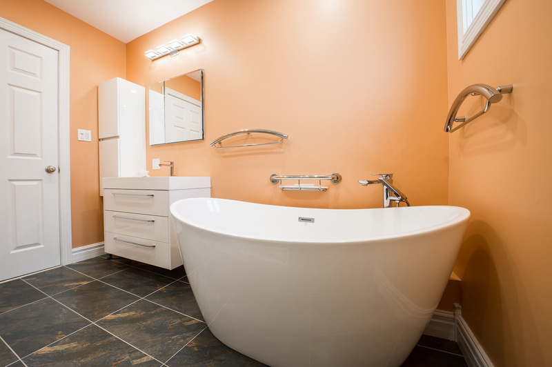 home showcase interior, domestic bathroom, domestic room, wealth, home interior, interior, bathroom, indoors, ceramic, white, white color, chrome, faucet