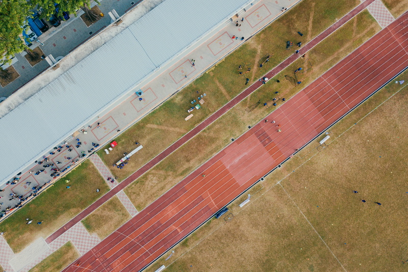 nature, no people, sport, photography, land vehicle, pattern, bird, track and field, runway, yard, marching, road, 4K, outdoors, tennis court, empty, sports
