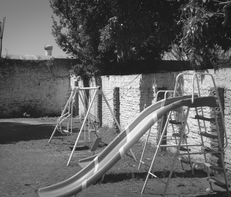 spring, park, nature, wall - building feature, built structure, sephia, argentina, backyard, architecture, outdoor play equipment, buenos aires, bicycle