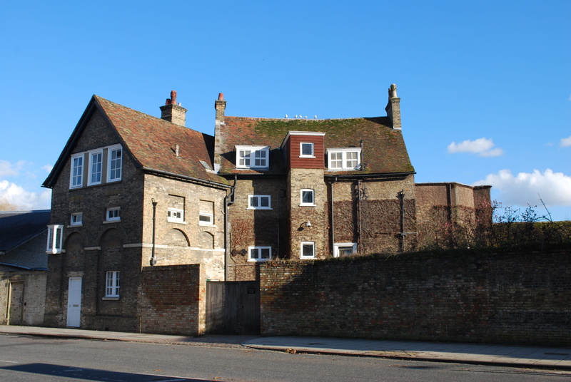 structure, built structure, mansion, House, street, detached house, housing development, transportation, Architecture, exterior, home ownership, urban