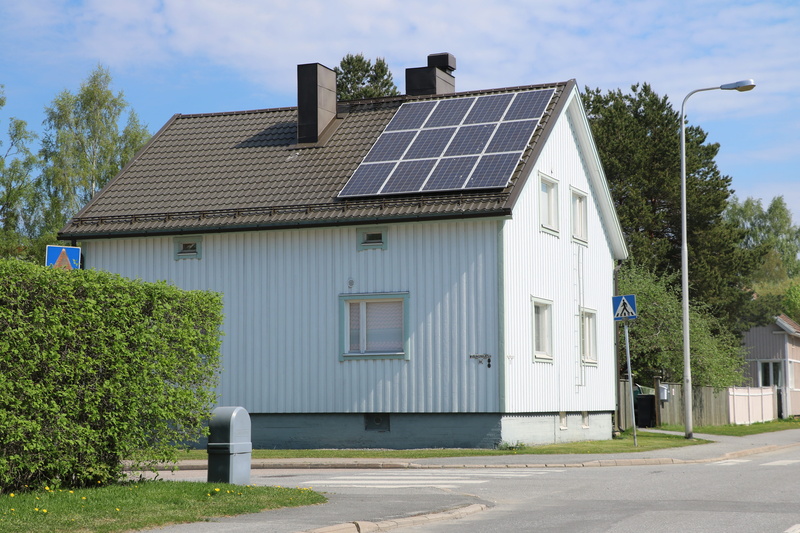architecture, solar panel, sky, house, building, tree, detached house, residential district, built structure, road, energy, city, street, power supply