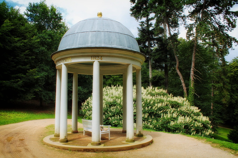 gazebo, park, white, day, nature, built structure, detached house, outdoors, architectural column, structure, park - man made space, tree, growth, dome