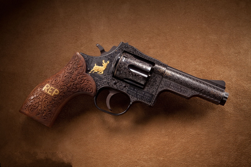 warning sign, Dan, aggression, no people, safety, security, crime, antique, social issues, studio shot, conflict, gun, D11, ammunition, handgun, pistol