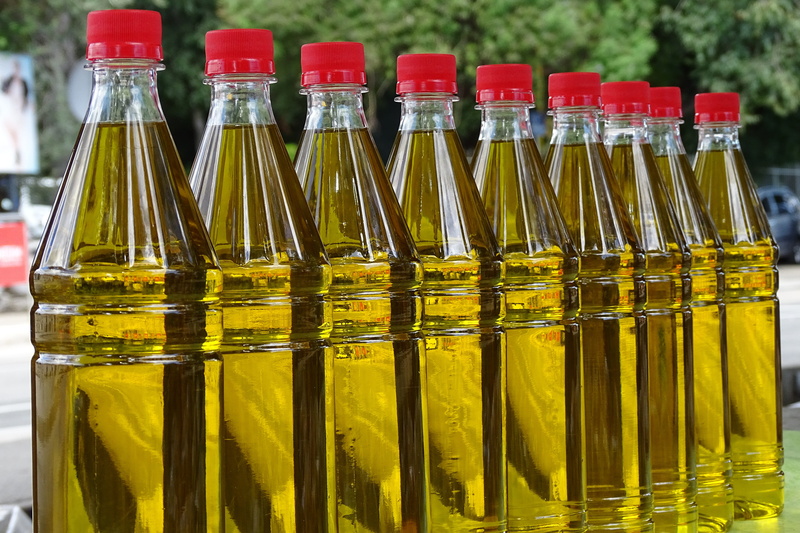 scientific experiment, business, industry, indoors, filled, mediterranean, oil, focus on foreground, refreshment, nine, yellow, container, Market, drink