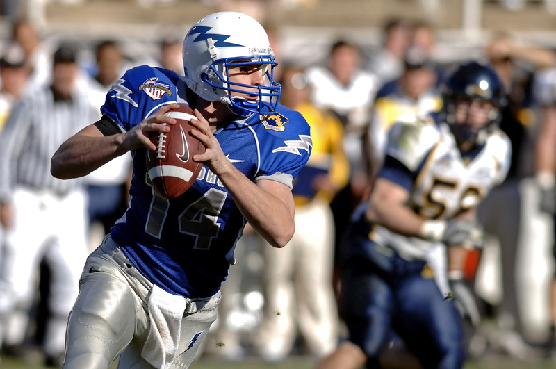 group of people, helmet, headwear, rugby, ball sports, men, american football player, athletes, sports jersey, incidental people, american football - ball