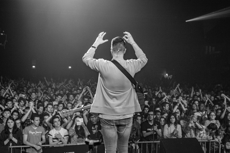 positive emotion, stage, front, music festival, spectator, people, popular music concert, night, music, nightlife, rj, 5K, performance, stage - performance space