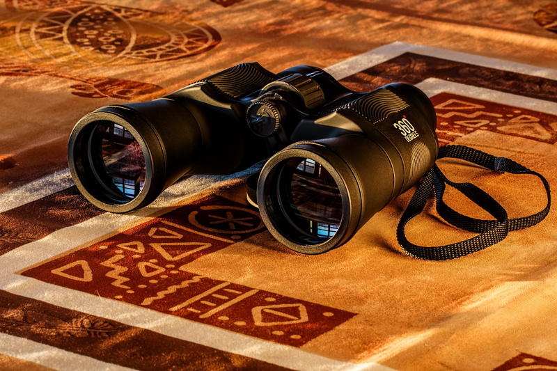 black, equipment, exploration, text, glow, close-up, day, technology, photography themes, 5K, old-fashioned, wood - material, ideas, binoculars, backgrounds
