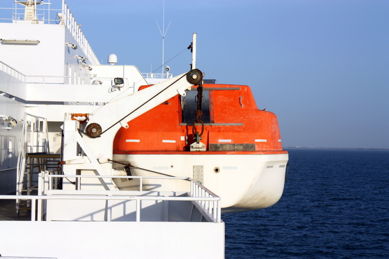 insurance, accident, on lake, freight transportation, signal colour, sunny, yacht, sailing, security, luxury, boot, holiday, sky, day, lake, distress, outdoors