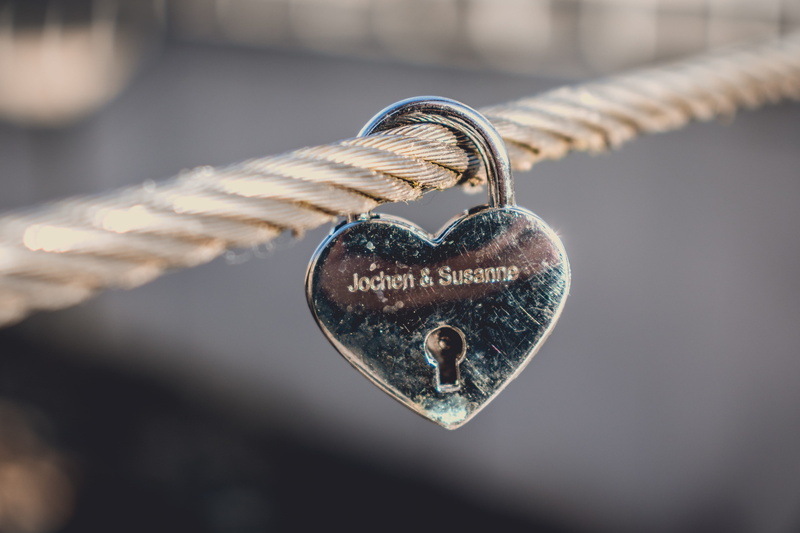 shape, day, emotion, heart shape, rust, love, hanging, positive emotion, lock, outdoors, steel, rope, selective focus, valentines day - holiday, 5K, iron