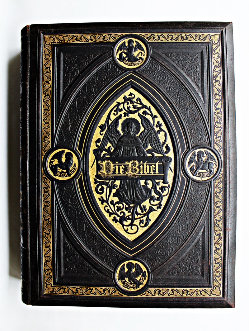 front and back covers, studio shot, clock, cut out, die, bibel, ornate, wood - material, craft, spirituality, carving - craft product, antique, architecture