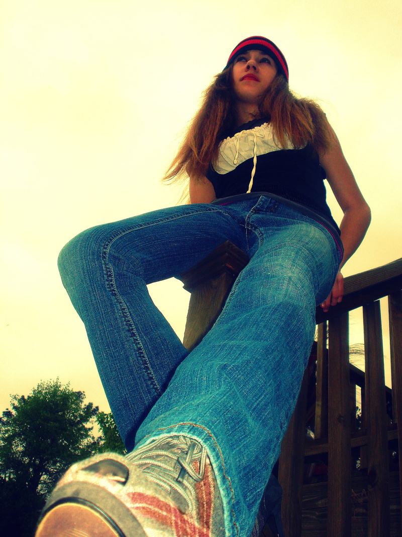 hairstyle, three quarter length, youth, jeans, sisters, caucasian, woman in blue, blond, long hair, wooden, leisure, women, complicity, girl, childhood
