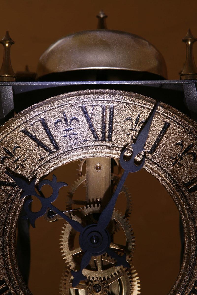 passing, countdown, dial, no people, clock face, gold, elegant, retro styled, close-up, midnight, minute hand, numerals, second, instrument of time, gear