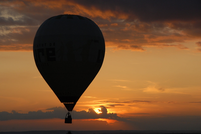 nacelle, flying, contrast, show, hot air balloon, sky view, sunset, contest, 4K, outdoors, cloud - sky, ball, competition, no people, mode of transportation
