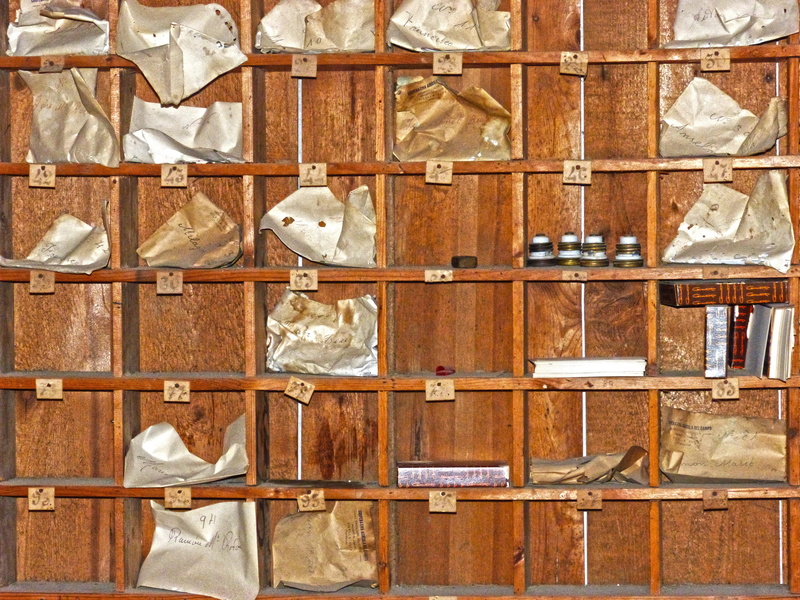 old, lockers, 4K, backgrounds, wood - material, choice, indoors, business, storage compartment, store, collection, wood, full frame, order, in a row, large group of objects