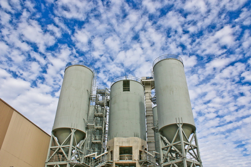 chemical plant, industry, factory, industrial building, energy, storage tank, no people, silver colored, low angle view, silo, metal, fuel and power generation