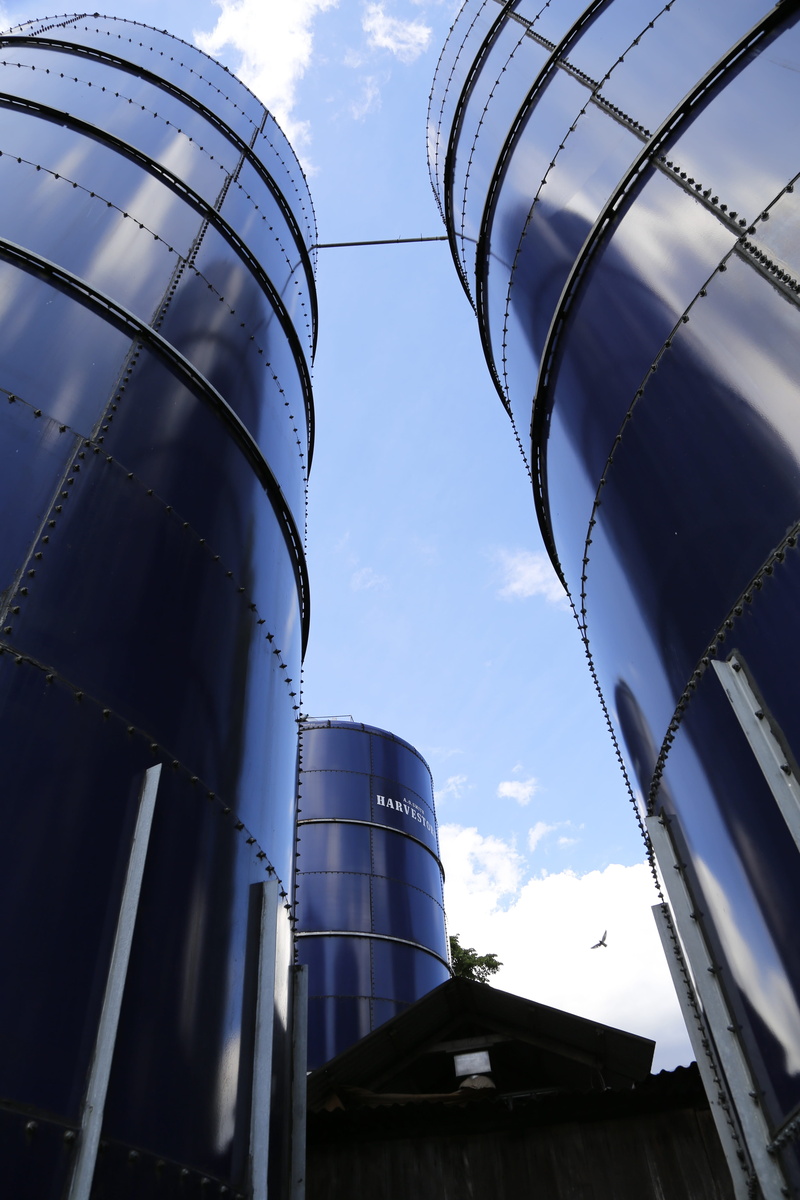 tank, building exterior, water tower - storage tank, 5K, no people, sky, silver colored, day, storage compartment, storage tank, cloud - sky, factory