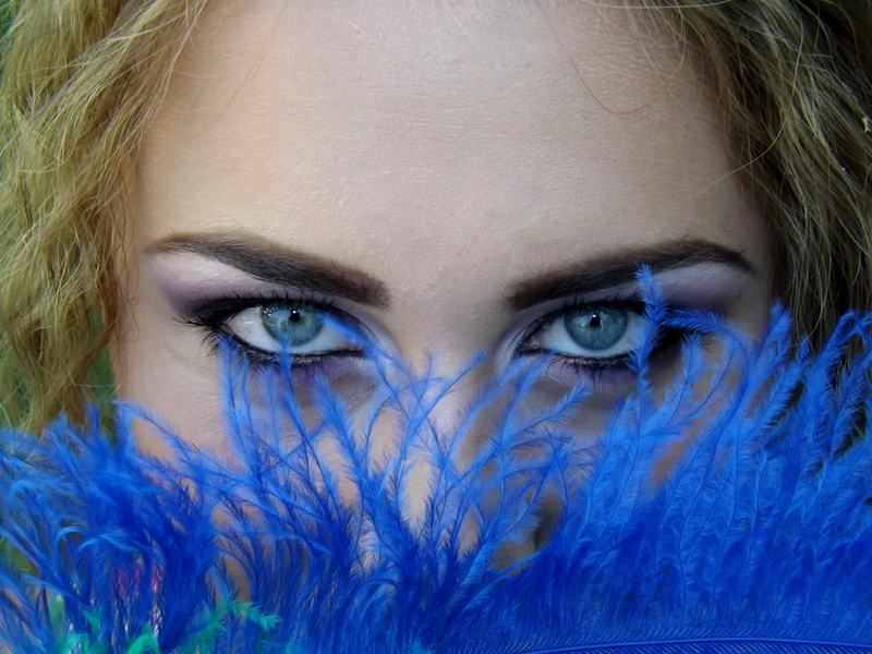 eyebrow, human face, gene, women, blue, front view, portrait, headshot, looking at camera, close-up, blue eyes, eye, eyelash, seductive, beautiful woman