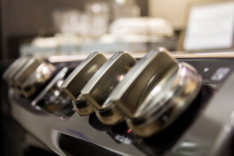 no people, industry, selective focus, shiny, 5K, oven, business, alloy, kitchen, metal, equipment, arts culture and entertainment, technology, stainless steel