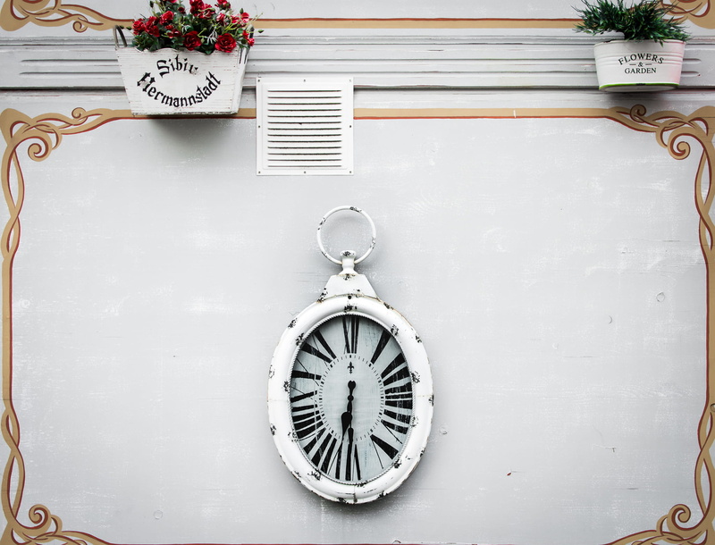 no people, planter, display, o, shape, white, 1080P, gold, minute hand, german clock, number, clock face, metal, analog, room, oval, wheel, still life