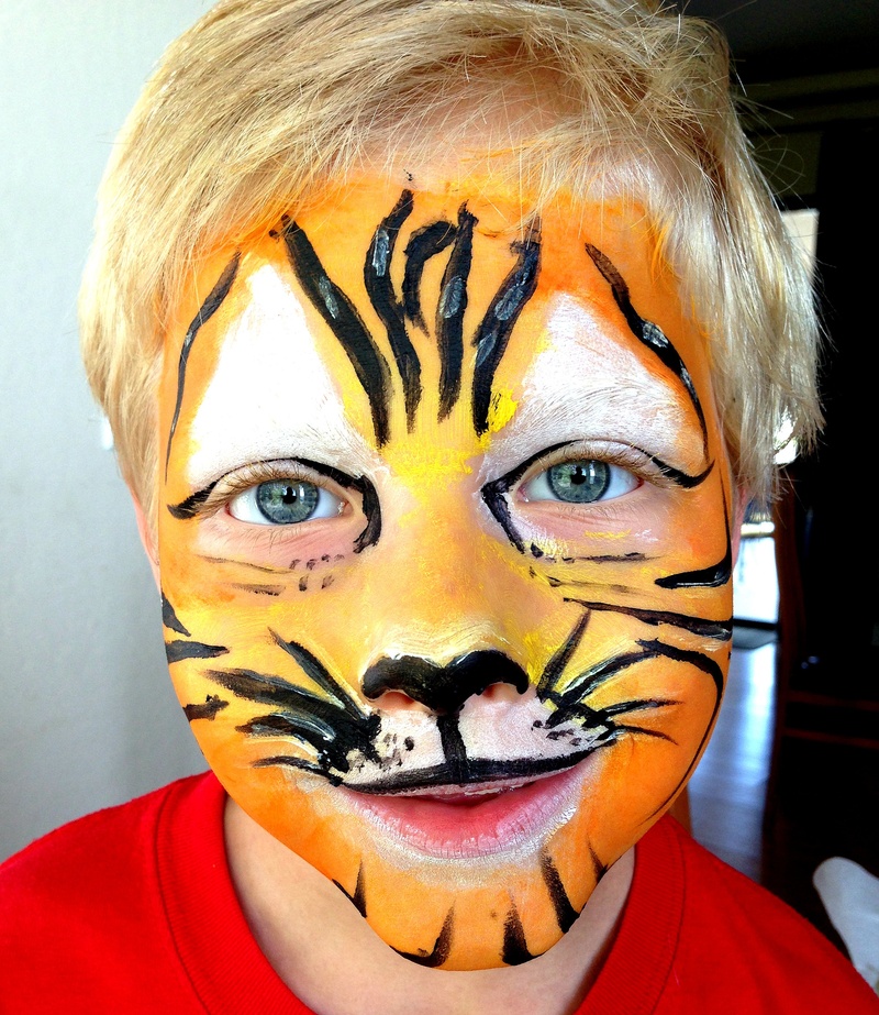 face painting, lion, mask, tiger, painting, cat face, close-up, costume, boy, front view, indoors, headshot, art and craft, leisure activity, creativity
