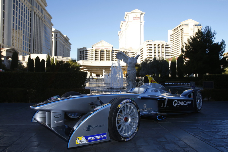 Quickest Electric Cars, office building exterior, electric cars, building exterior, Spark Renault SRT 01E, formula e, sky, motor vehicle, built structure