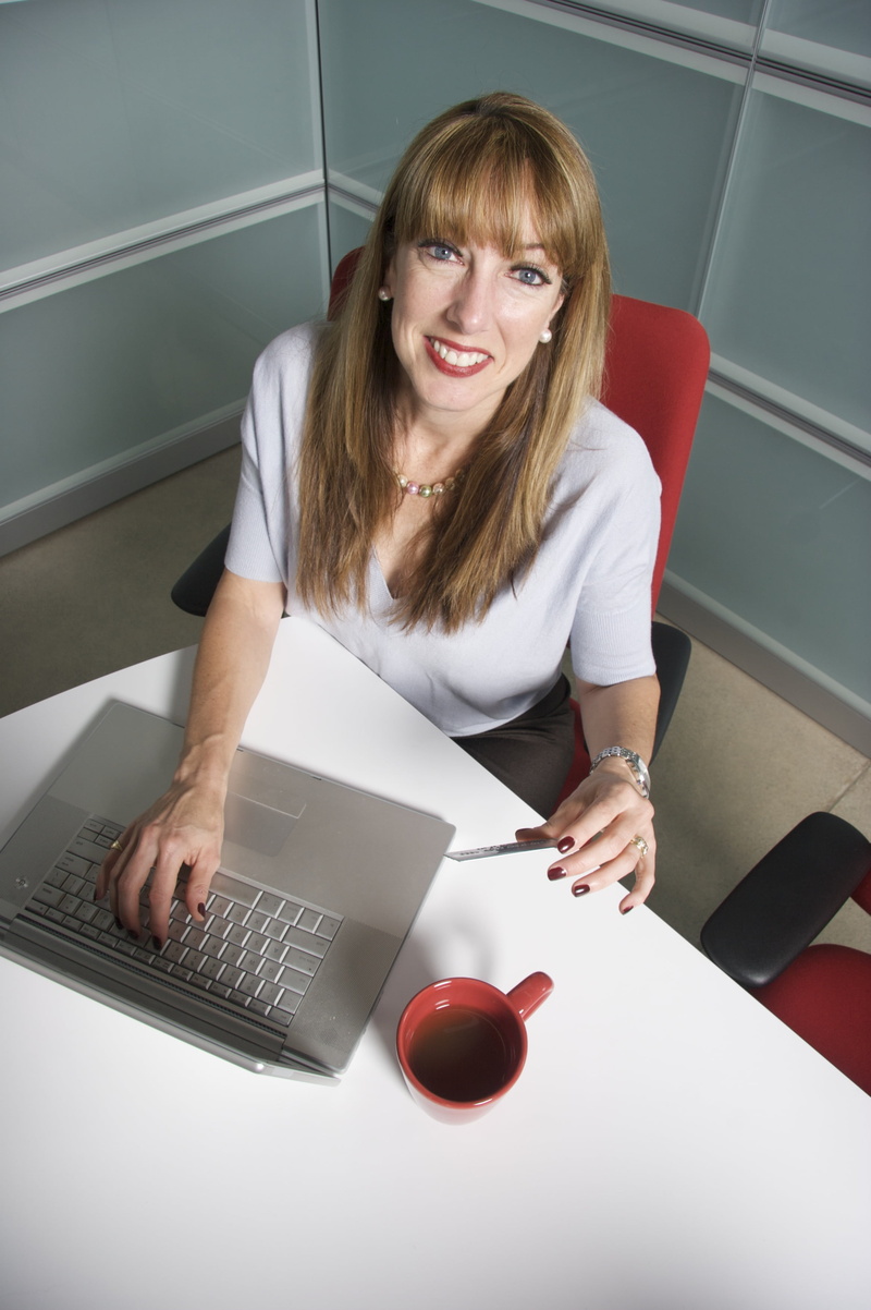 gray, office people, using laptop, manager, caucasian Ethnicity, people, credit card, hair, young women, women, technology, young Adult, female, wireless technology