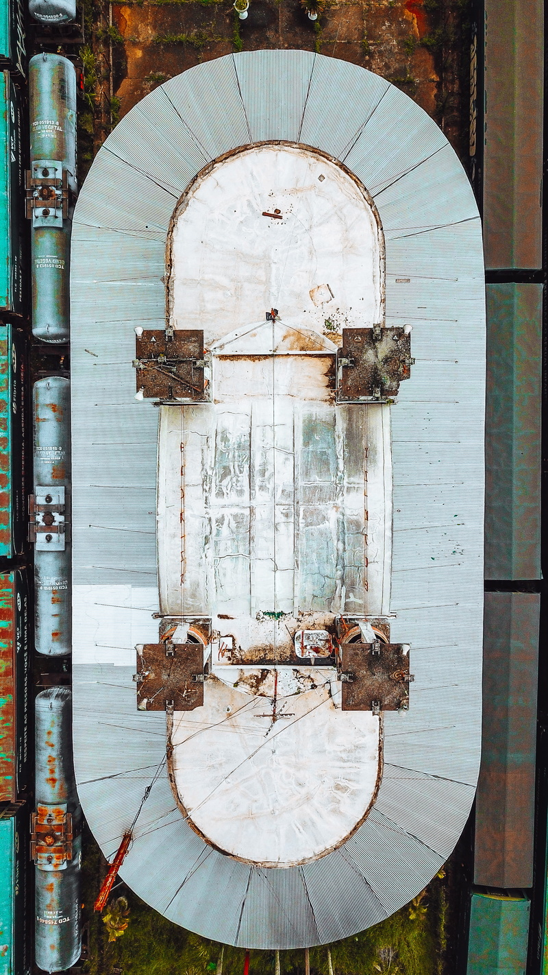 building exterior, old, rust, building, stain, wall, 4K, electric guitar, art and craft, brick, machine, representation, no people, arch, wood, the past