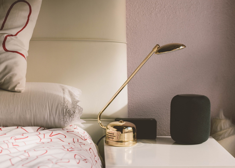 technology, audio speaker, speaker, bedroom, home interior, human leg, lifestyles, 4K, electronics, real people, display, indoors, body part, dorm room