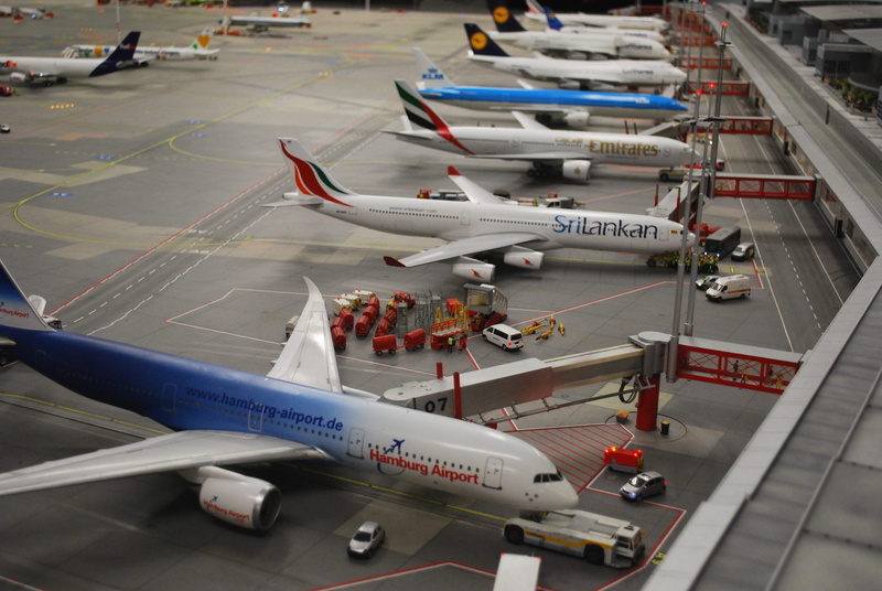 4K, mode of transportation, vehicle, transportation, outdoors, day, Model Airplane, stationary, aerospace industry, Planes, aero plane, road, plane, moflight