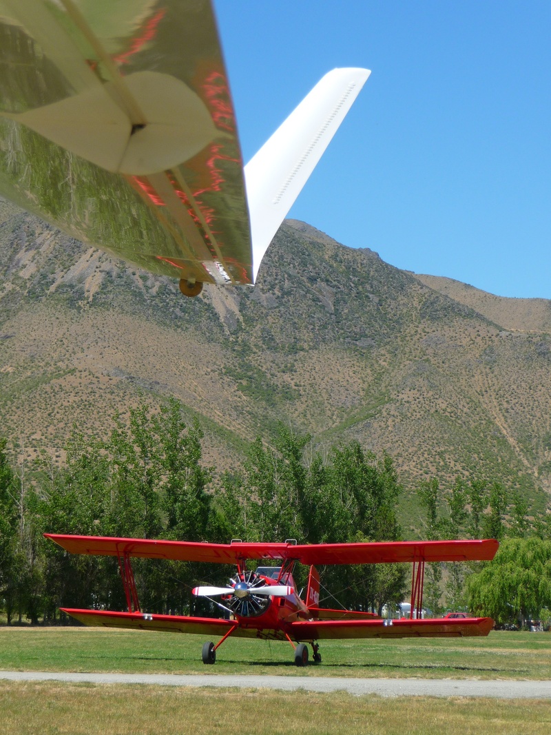 land, vintage, flying, aerospace industry, 2K, airplane, transport, plane, wing, environment, mountain, aircraft, aviation, nature, no people, mode of transportation