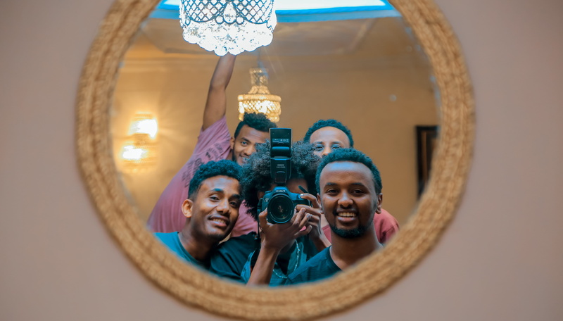 togetherness, smiling, portrait, group, 5K, technology, group of people, taking, man, son, women, mirror, child, low angle view, mature men, happiness