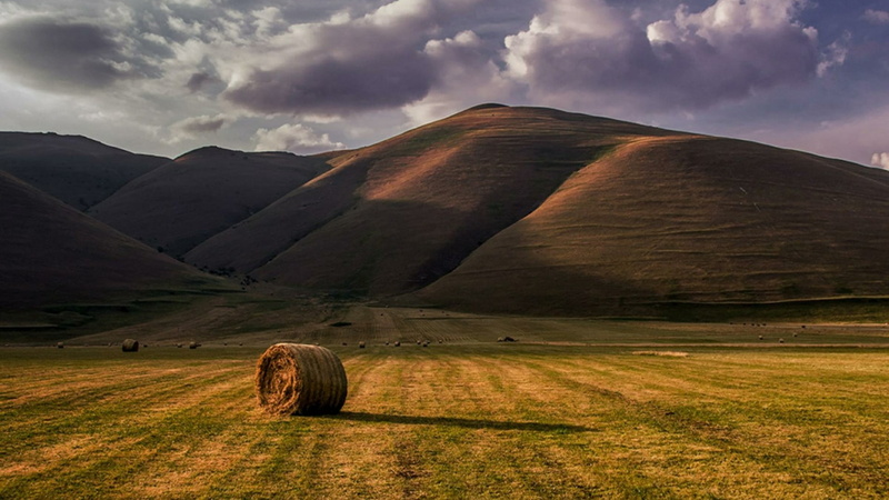 no people, italy, mountain range, 1080P, landscape, valley, tranquility, bale, beauty in nature, tranquil scene, grass, monti sibillini national park