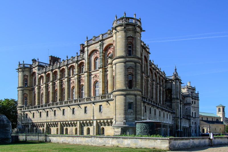history, day, no people, low angle view, clear sky, st germain, castle, the past, built structure, tower, architecture, travel destinations, city, nature